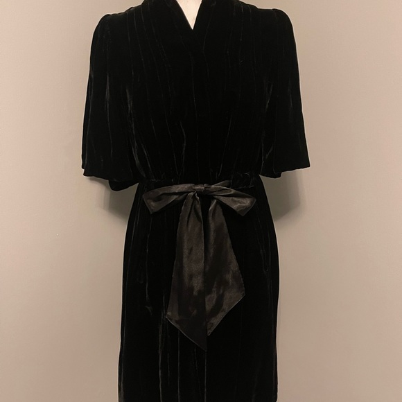 Elegant women dress - size L. Please message me if you want more details. - Picture 2 of 3